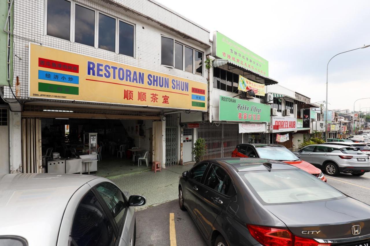 Cozy Homestay With Karaoke System & Pool Table Kuala Lumpur Extérieur photo